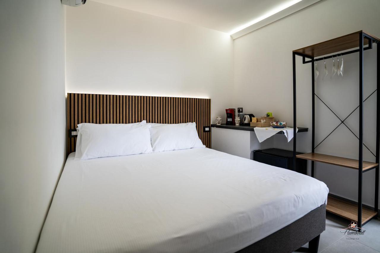 Humboldt Luxury Rooms Taormina Exteriör bild