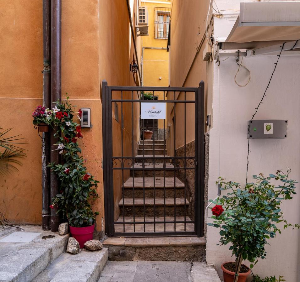 Humboldt Luxury Rooms Taormina Exteriör bild