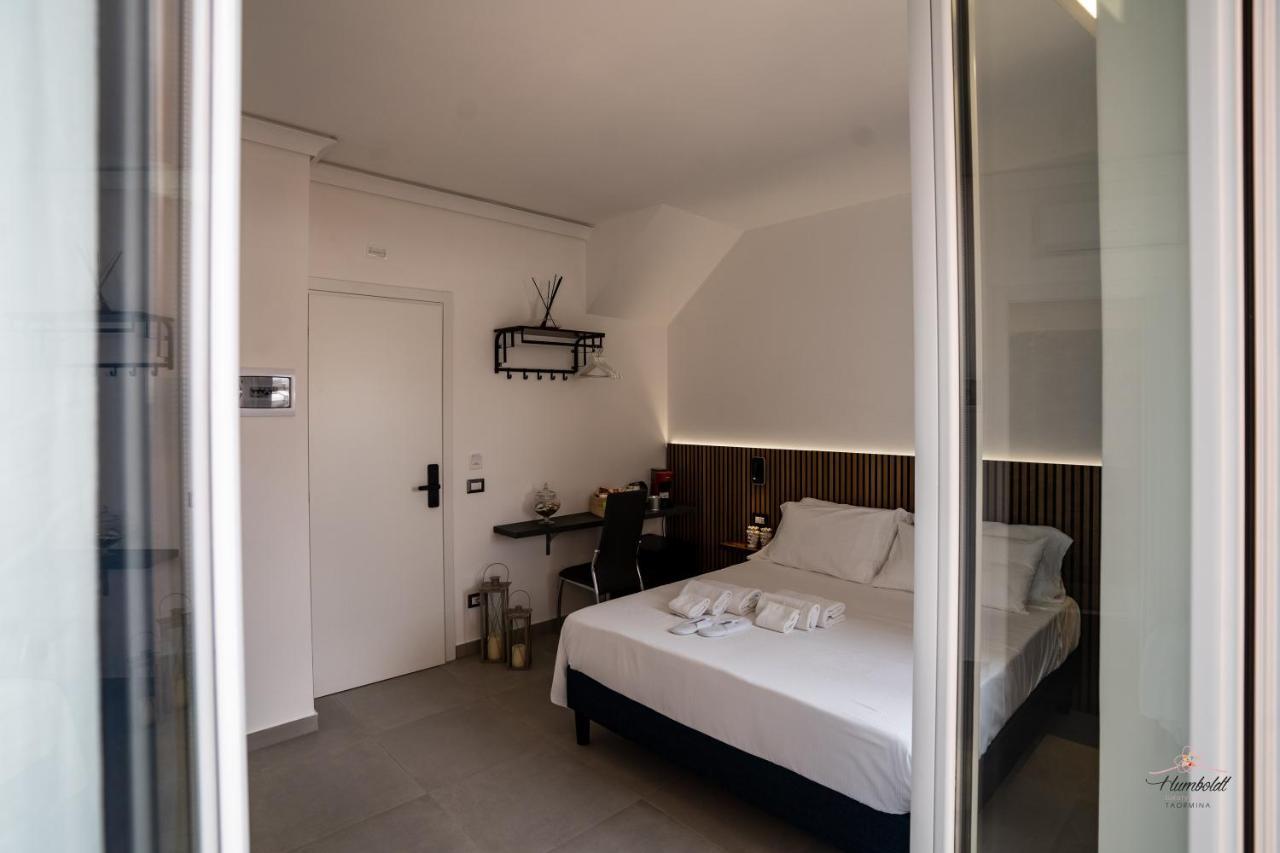 Humboldt Luxury Rooms Taormina Exteriör bild