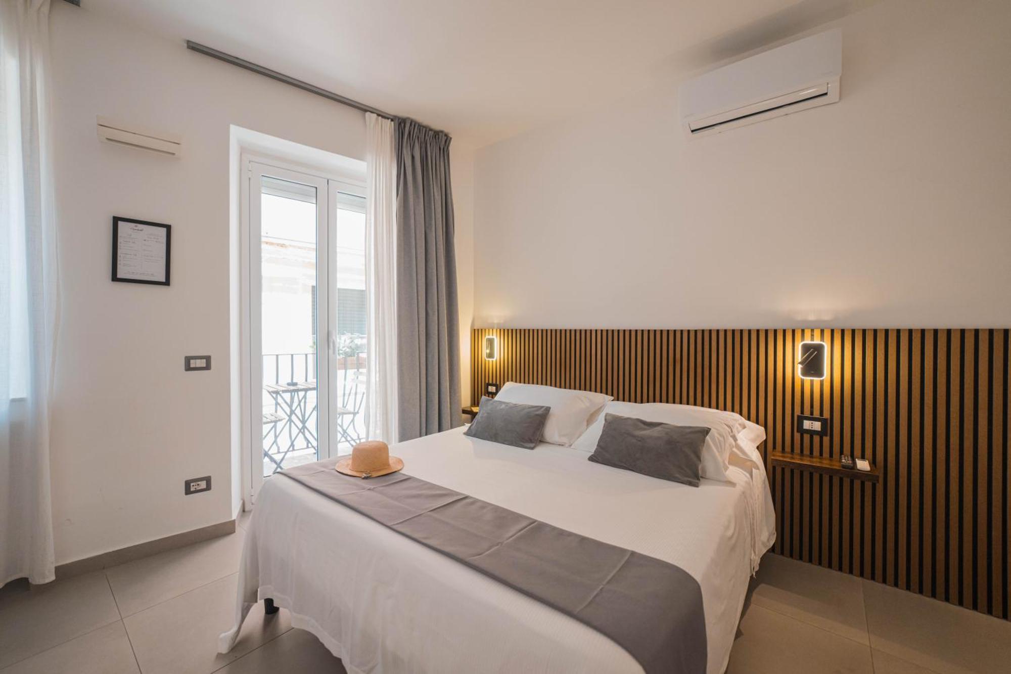 Humboldt Luxury Rooms Taormina Exteriör bild