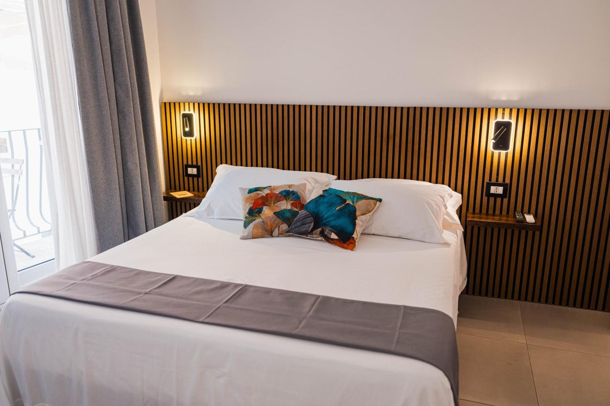Humboldt Luxury Rooms Taormina Exteriör bild