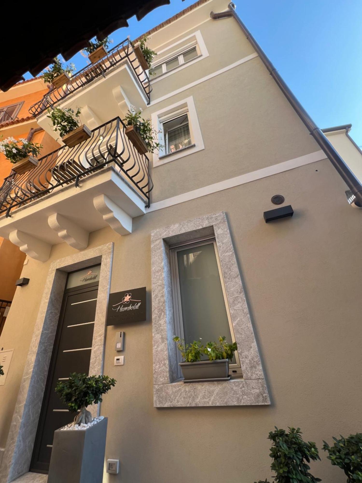 Humboldt Luxury Rooms Taormina Exteriör bild